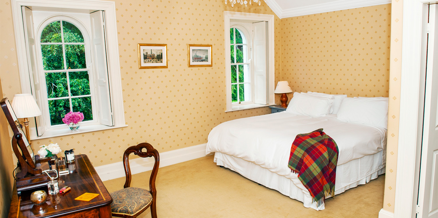 Coolclogher House Gold Bedroom