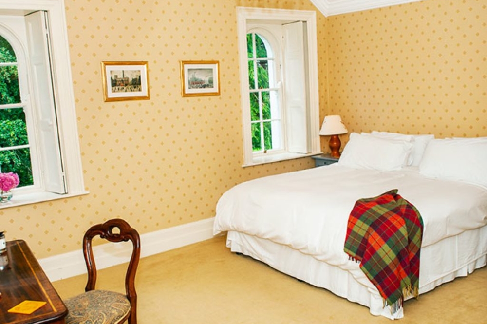 Coolclogher Gold Bedroom
